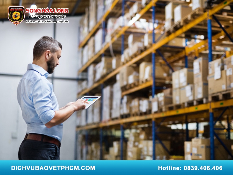 Thuê bảo vệ kho hàng ở đâu uy tín?